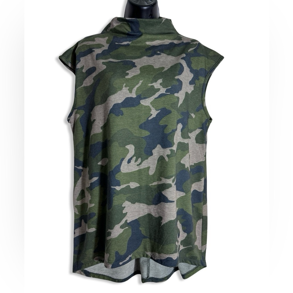 SOHO NY&CO Women's Sleeveless Camo Mock Neck Top